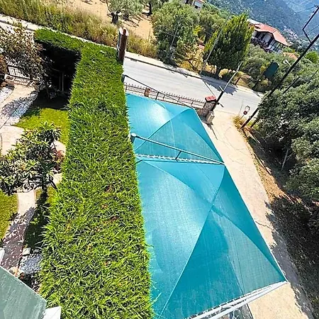 Anassa Deluxe &